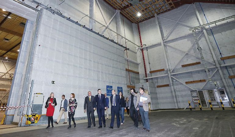 El presidente de la Generalitat visita las instalaciones de Ciudad de la Luz