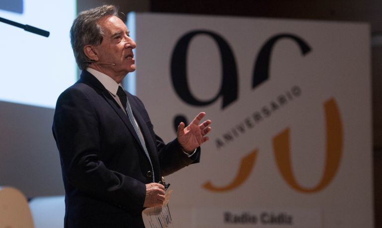 Iñaki Gabilondo abre la gala de aniversario de Radio Cádiz