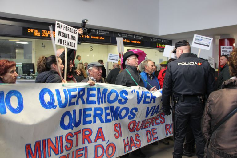 Protestas vecinales en la estación de León