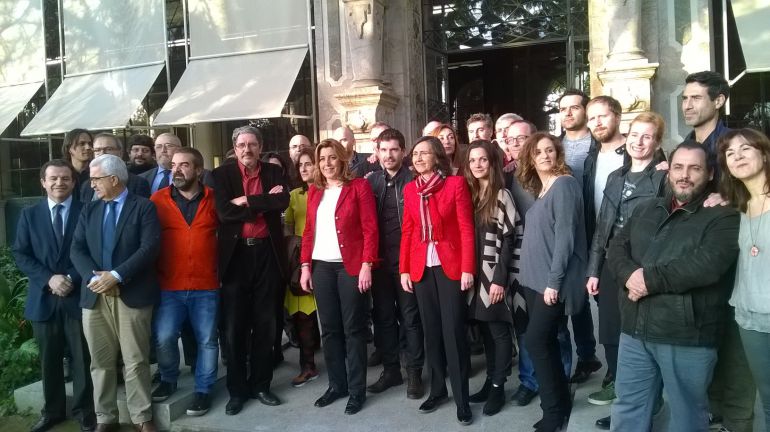 Susana Díaz, Rosa Aguilar con algunos de los integrantes del cine andaluz