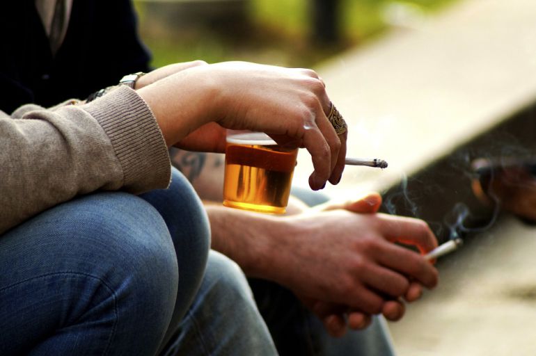 13 años: edad de inicio del consumo de alcohol, tabaco y cannabis | Radio  Zaragoza | Cadena SER