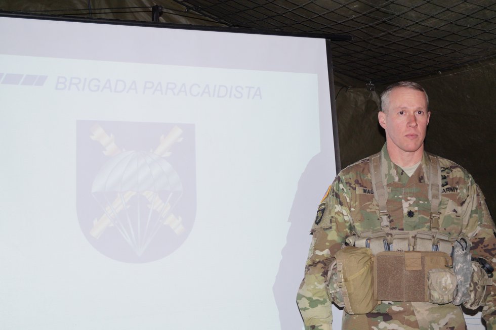El teniente coronel Michael Wagner, del ejército de EEUU, fue uno de los encargados de explicar el programa a la prensa El teniente coronel Michael Wagner, del ejército de EEUU, fue uno de los encargados de explicar el programa a la prensa