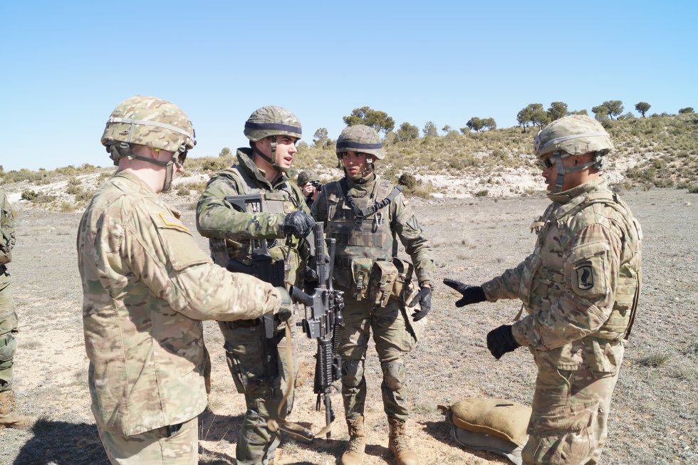 Intercambio de armamento entre el ejército español y el estadounidense Intercambio de armamento entre el ejército español y el estadounidense