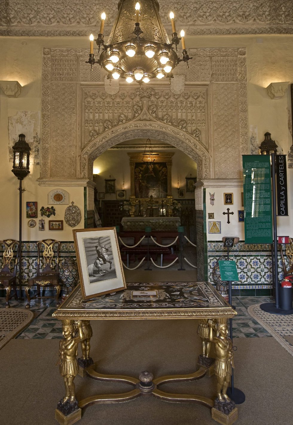 La Capilla, una de las estancias de la Casa Palacio de las Dueñas La Capilla, una de las estancias de la Casa Palacio de las Dueñas