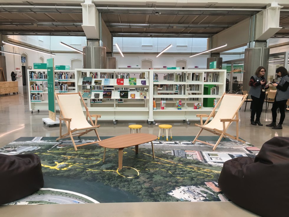 Una de los rasgos de esta biblioteca es llegar a convertirse en un espacio donde los usuarios puedan sentirse cómodos y disfrutar de las experiencias que les ofrece. Una de los rasgos de esta biblioteca es llegar a convertirse en un espacio donde los usuarios puedan sentirse cómodos y disfrutar de las experiencias que les ofrece.