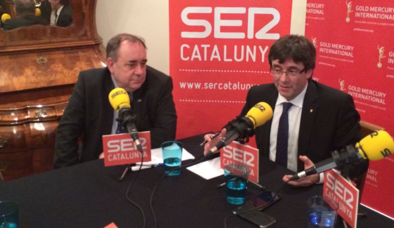Alex Salmond i Carles Puigdemont a Londres, a l'edició especial del programa El Balcó de SER Catalunya