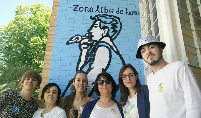 Presentación del trabajo mural de Juan Nepomuceno en el Dia Mundial contra el tabaquismo