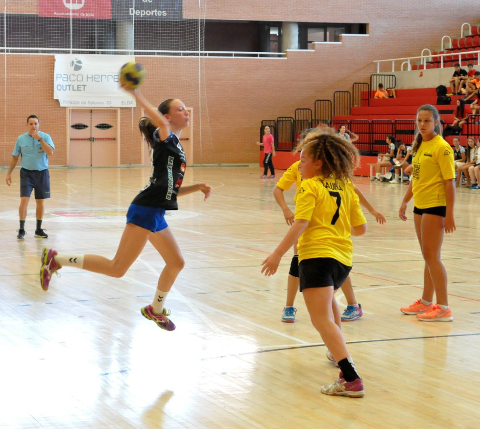XV Torneo Internacional de Balonmano "ELDA HANDBALL CUP" XV Torneo Internacional de Balonmano "ELDA HANDBALL CUP"
