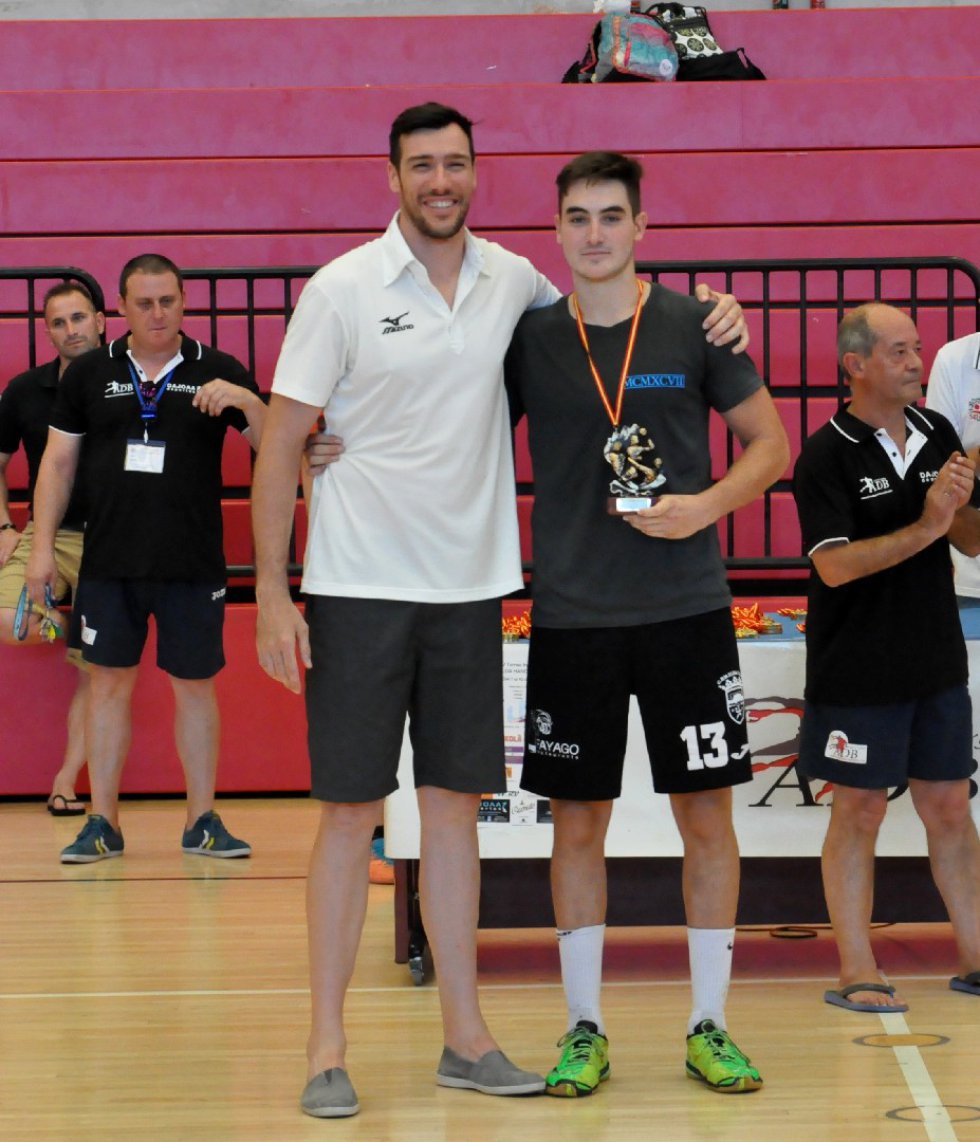 Entrega de Trofeos del XV Torneo Internacional de Balonmano "ELDA HANDBALL CUP" Entrega de Trofeos del XV Torneo Internacional de Balonmano "ELDA HANDBALL CUP"
