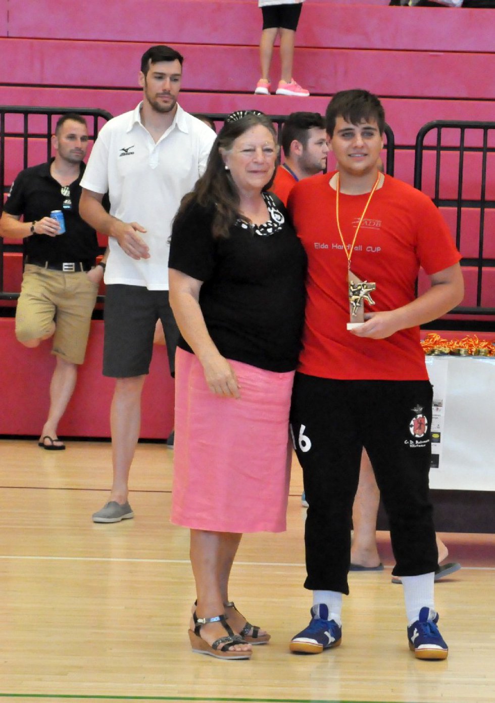 Entrega de Trofeos del XV Torneo Internacional de Balonmano "ELDA HANDBALL CUP" Entrega de Trofeos del XV Torneo Internacional de Balonmano "ELDA HANDBALL CUP"