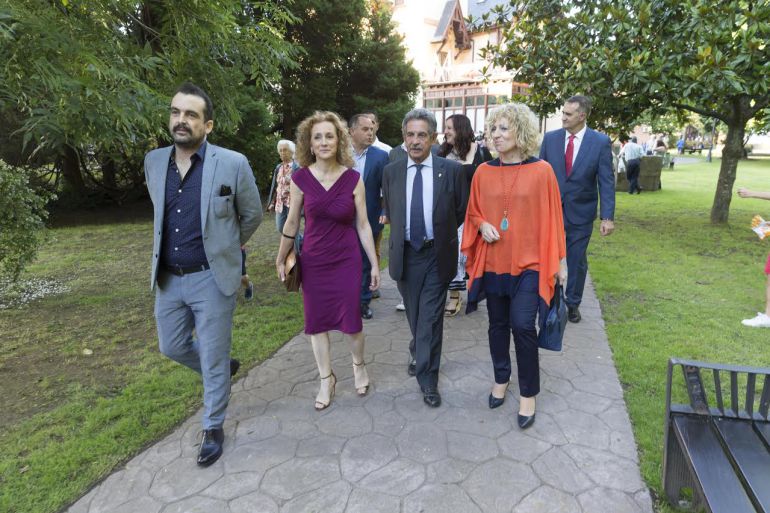 Un “abiertamente aterrorizado” Nacho Vigalondo defiende la enseñanza pública en el pregón del