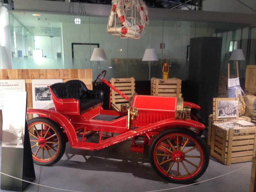 Coche original de la época que debía haber embarco en el Titanic a su llegada a NY Coche original de la época que debía haber embarco en el Titanic a su llegada a NY