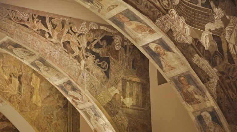 La juez ordena la devolución de las pinturas murales al monasterio de ...