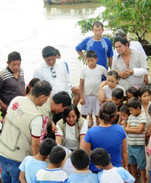 Cooperación de la ONG católica en la selva amazónica.