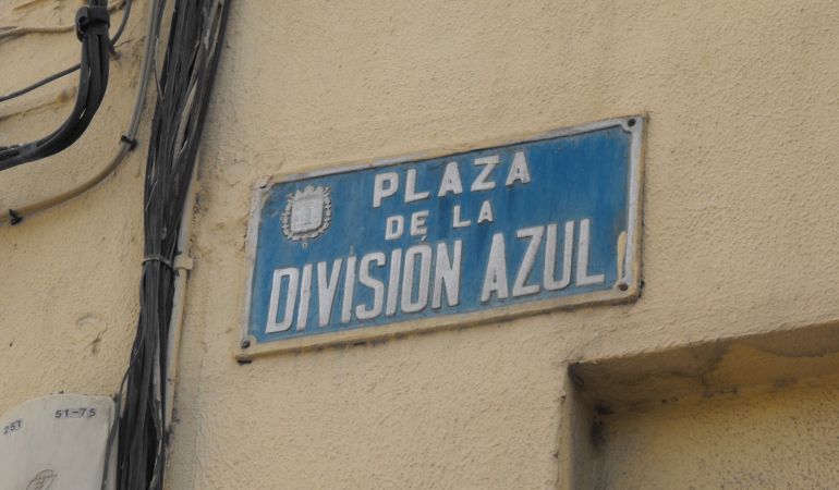 Placa de la Plaza de la División Azul de Alicante