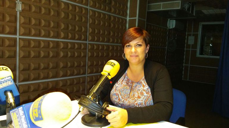 Maite Fernández en los estudios de SER Puertollano