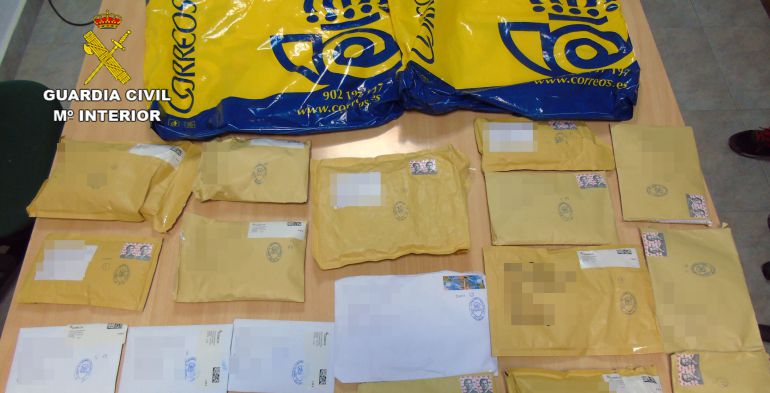 demandante encerrar Especificado Cuatro británicos detenidos en Bullas por enviar por correo droga al Reino  Unido | Radio Murcia | Cadena SER