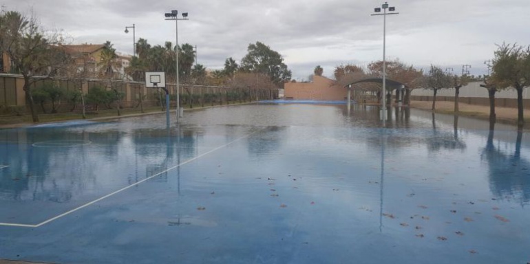 Colegio 103 de Valencia inundado por un temporal de lluvia