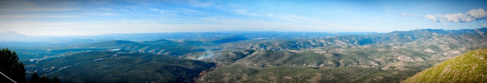 Panorámica de la Sierra de Cazorla desde la ermita de la Virgen de la Cabeza de La Iruela. Panorámica de la Sierra de Cazorla desde la ermita de la Virgen de la Cabeza de La Iruela.