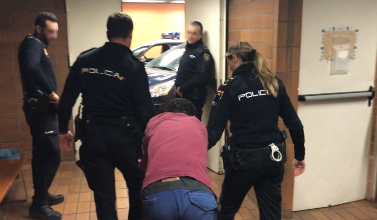 Dos Detenidos In Fraganti En El Asalto De Un Domicilio En La Playa De ...