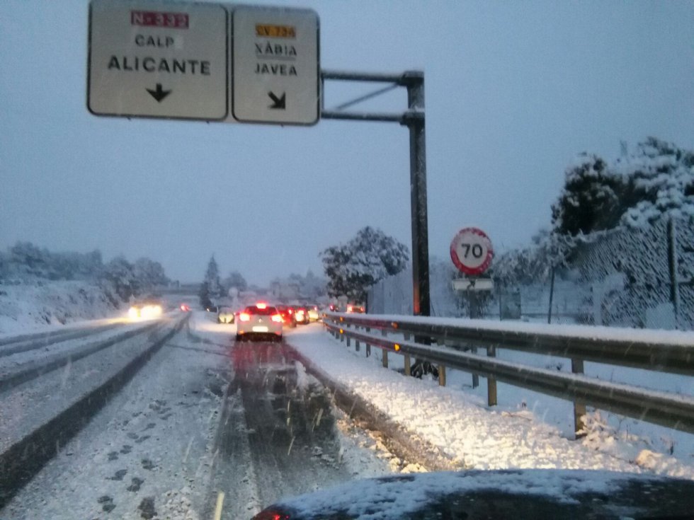 La entrada a Xàbia por la N-332, cubierta de nieve La entrada a Xàbia por la N-332, cubierta de nieve