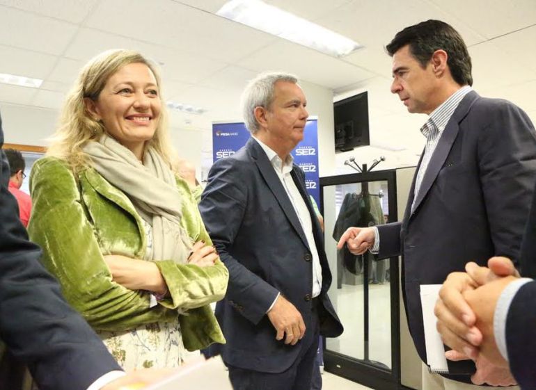 Victoria Rosell y José Manuel Soria en Ser Las Palmas durante un debate en campaña electoral.