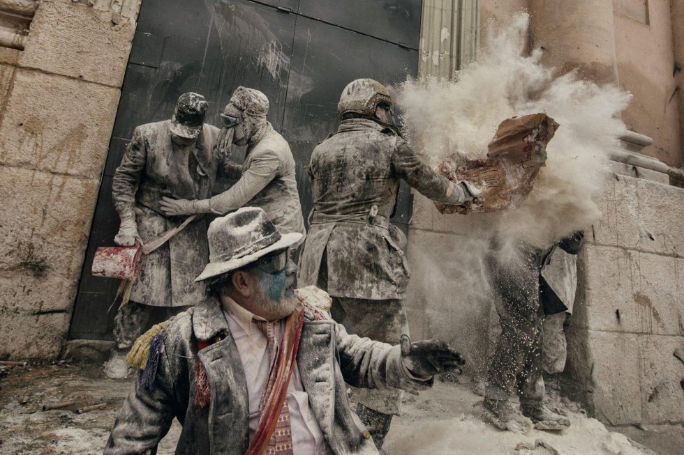 Ibi, Alicante: 10 imágenes de “Els enfarinats” en el podio del World Press Photo Ibi, Alicante: 10 imágenes de “Els enfarinats” en el podio del World Press Photo