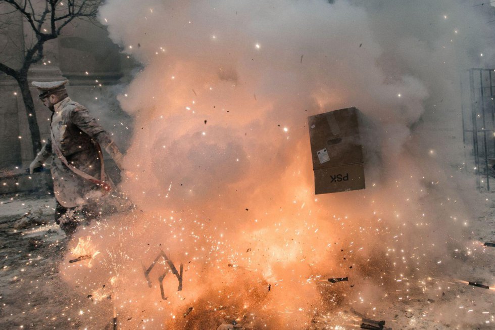 Ibi, Alicante: 10 imágenes de “Els enfarinats” en el podio del World Press Photo Ibi, Alicante: 10 imágenes de “Els enfarinats” en el podio del World Press Photo