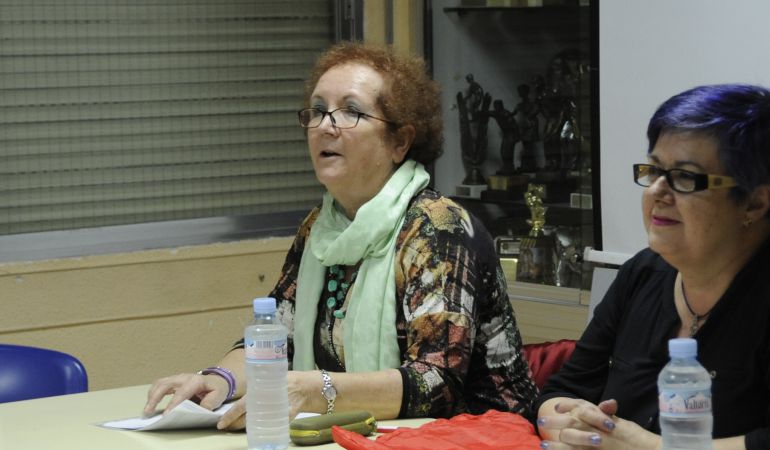 De izda a dcha, Ana María Rodrigo, concejala de igualdad y Beatriz Benavides, coordinadora de igualdad cesada