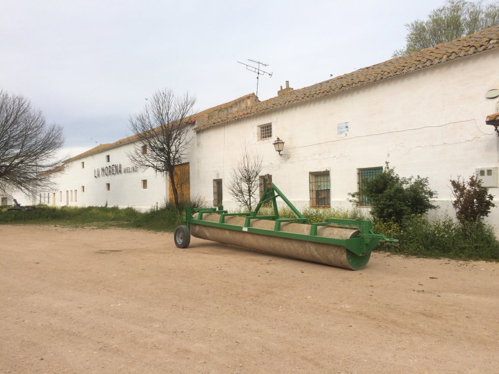 La Finca La Mora, en la que hemos estado, se encuentra a unos kilómetros de la capital La Finca La Mora, en la que hemos estado, se encuentra a unos kilómetros de la capital