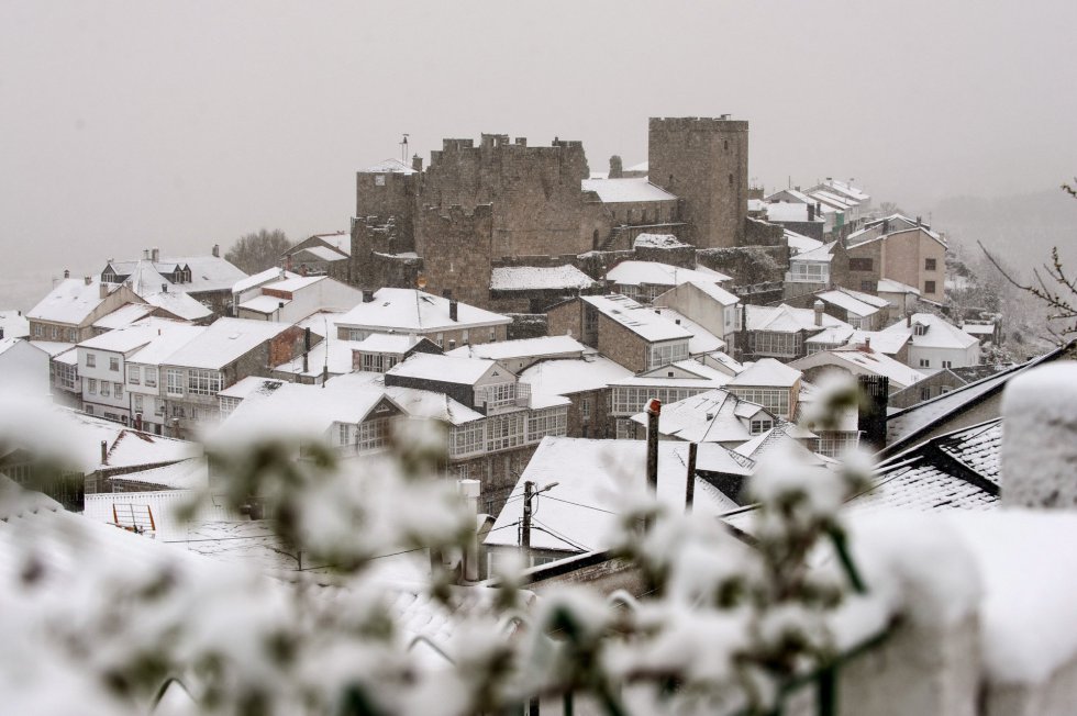 Castro Caldelas (Ourense) Castro Caldelas (Ourense)