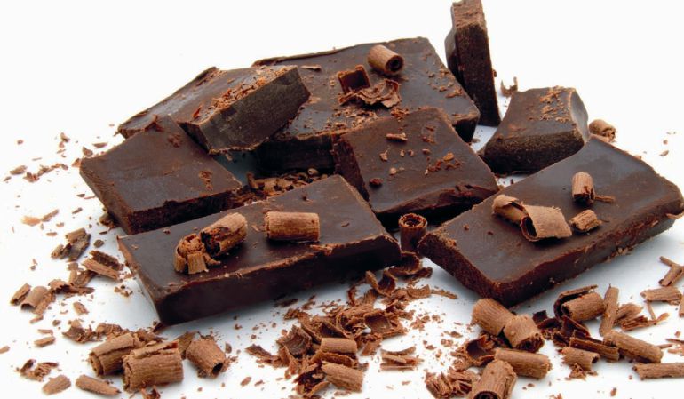 Estudios científicos aconsejan un consumo moderado del chocolate más puro con más del 60% de cacao, por sus propiedades antioxidantes y antiinflamatorias 