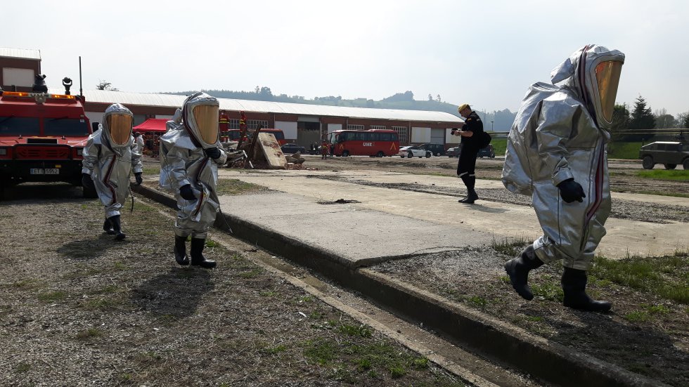 Las mejores imágenes del simulacro de la UME en Cantabria Las mejores imágenes del simulacro de la UME en Cantabria