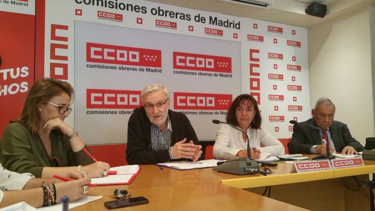 Miembros del Observatorio Madrileño de Salud, en la presentación del estudio