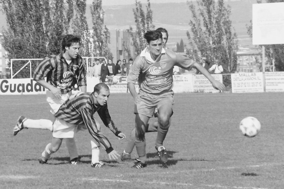 Imágenes del último derbi entre Azuqueca y Guadalajara en el San Miguel (Mayo 1998) Imágenes del último derbi entre Azuqueca y Guadalajara en el San Miguel (Mayo 1998)