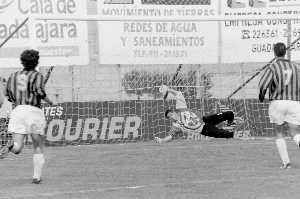 Imágenes del último derbi entre Azuqueca y Guadalajara en el San Miguel (Mayo 1998) Imágenes del último derbi entre Azuqueca y Guadalajara en el San Miguel (Mayo 1998)