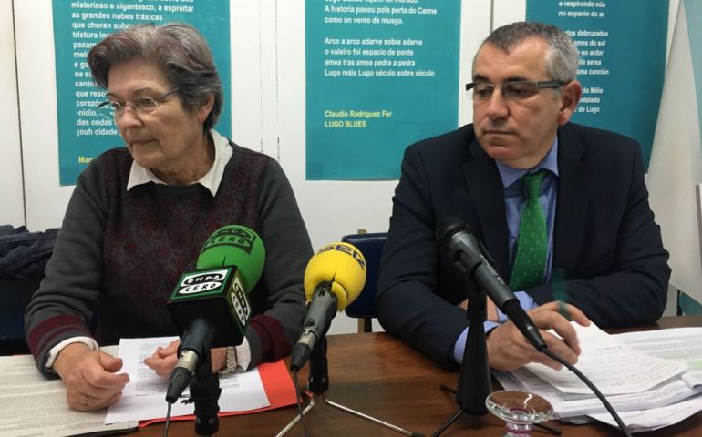 Adela Figeroa y Apolinar López, dando a conocer el inicio de los trámites de la Xunta para declarar BIC Cova Eirós