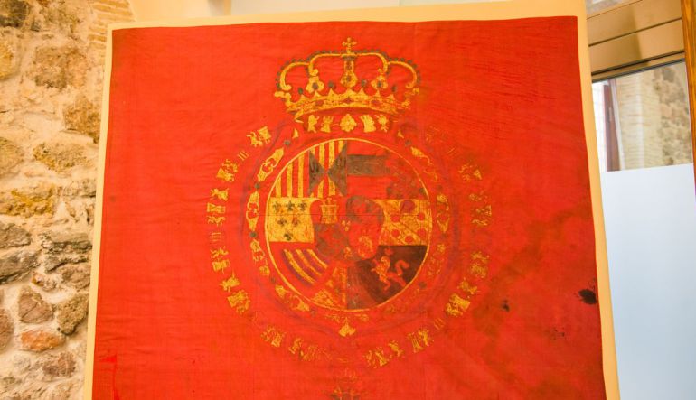 Una bandera de las milicias del rey Carlos III ha sido restaurada