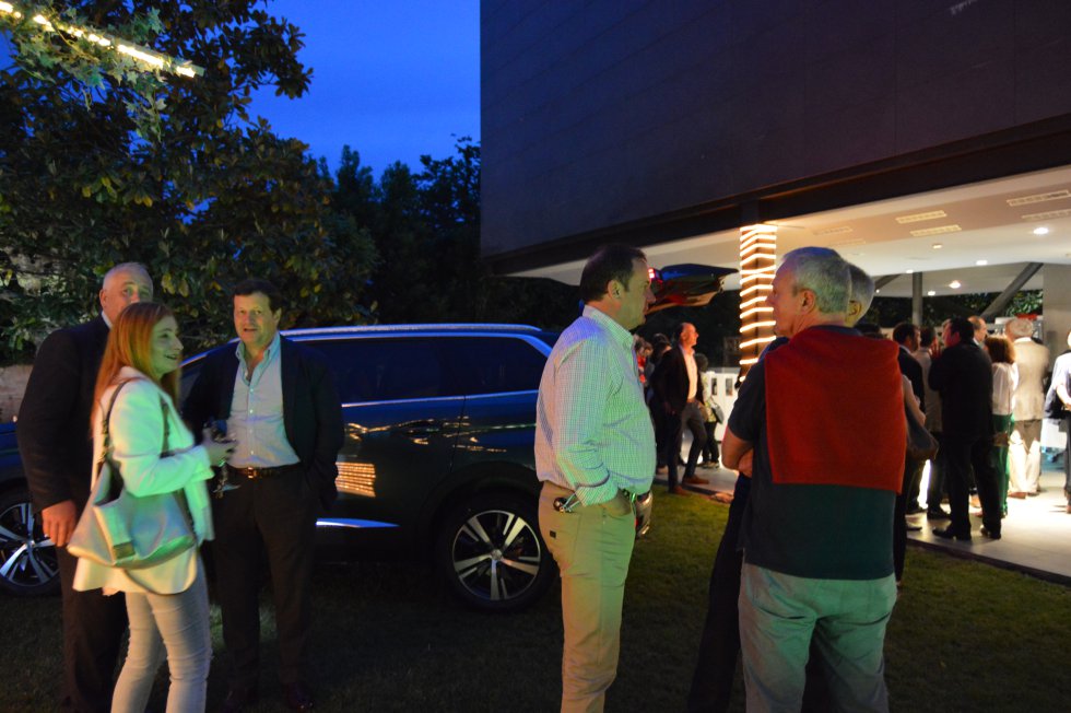 SER Gijón y Talpesa presentan el nuevo Peugeot 5008 SER Gijón y Talpesa presentan el nuevo Peugeot 5008