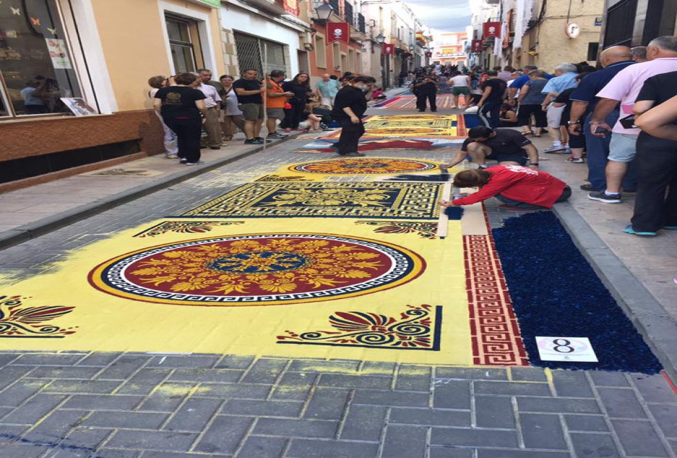 Las alfombras de serrín de Elche de la Sierra Las alfombras de serrín de Elche de la Sierra