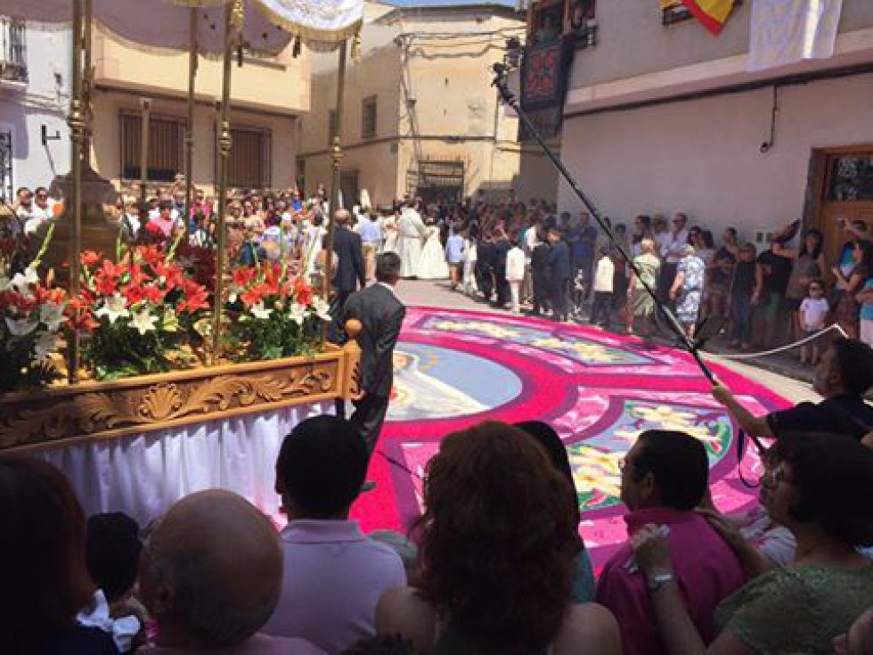 Las alfombras de serrín de Elche de la Sierra Las alfombras de serrín de Elche de la Sierra