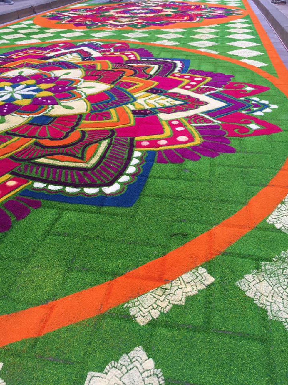Las alfombras de serrín de Elche de la Sierra Las alfombras de serrín de Elche de la Sierra