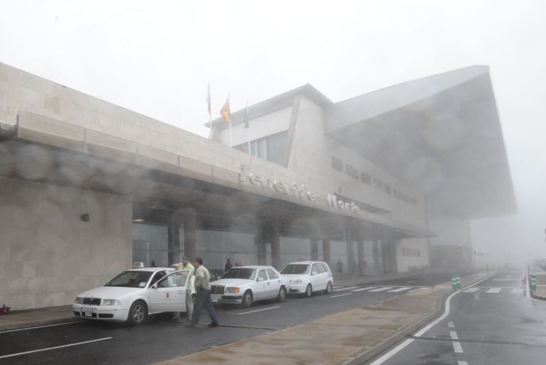 El robo se registró en la parada de taxis de la terminal de Tenerife Norte.