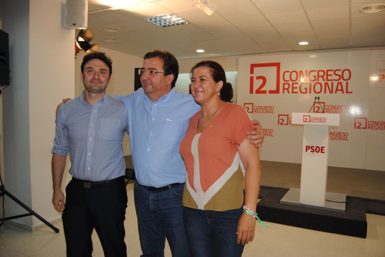 Vara abraza a los otros candidatos Enrique Pérez y Eva Pérez