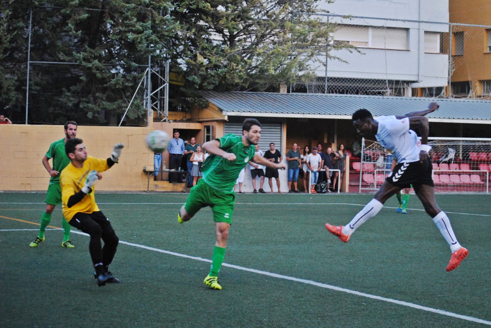 Remate a gol de cabez de Adibe (3-2) Remate a gol de cabez de Adibe (3-2)