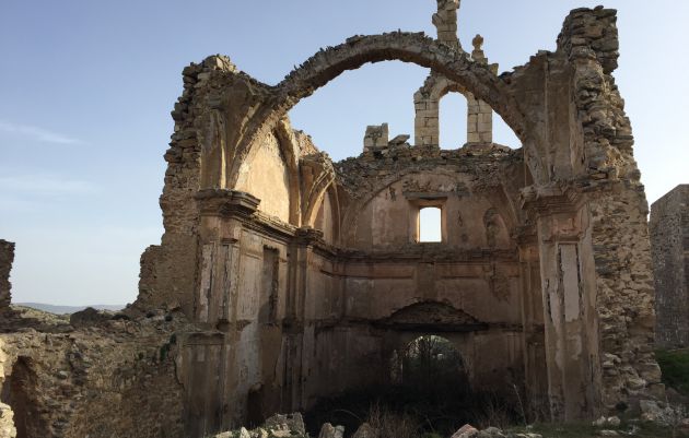 Ruinas de la iglesia de San Bartolomé.