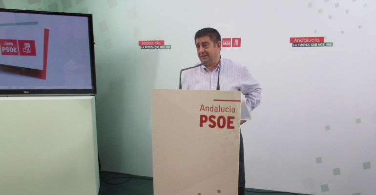 El actual secretario general del PSOE de Jaén, Francisco Reyes, durante una comparecencia ante la prensa.
