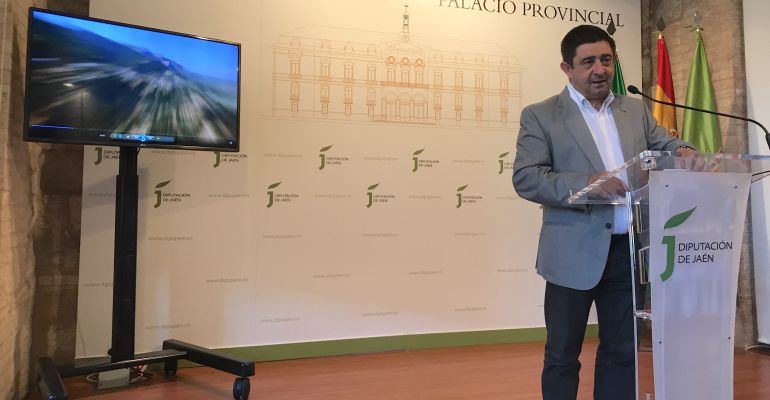 El presidente de la Diputación de Jaén, Francisco Reyes, durante la presentación de los Premios 'Jaén, Paraíso Interior'.
