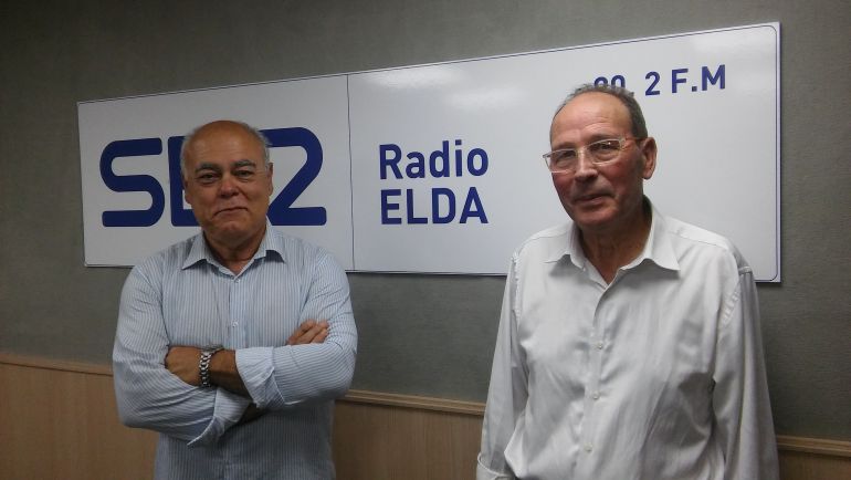 Ramón González, presidente de la Cofradía de los Santos Patronos y Antonio Molina de la Comisión de Correr la traca de Elda