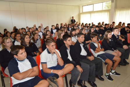 Jóvenes de 1º y 2º de la ESO del Colegio Laude Palacio de Granda asisten a la iniciativa Sin Respeto No Hay Juego